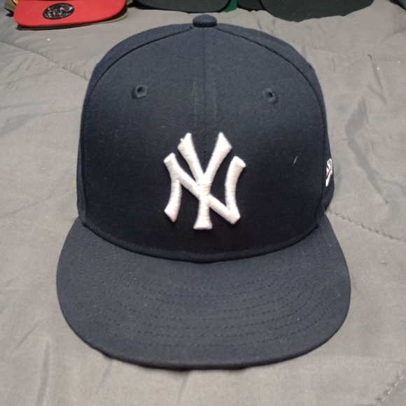 New York Yankees Navy Blue Cap - Picture 1 of 1